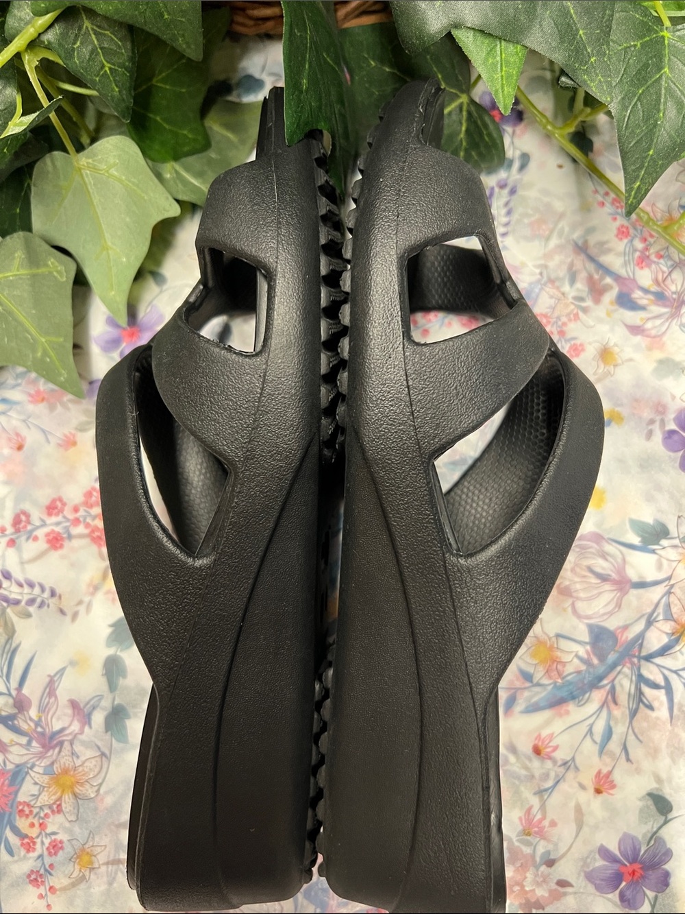 CROCS Black Slip-On Wedge Slide Sandals Size 7 - Picture 6 of 13